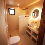 Bed & Breakfast Mera Luxe Wellness B&b, Ibiza-bohemian Style Suites, Adults Only, Optioneel Prive Outdoor Wellness, Massage, Vuurkorf, Gratis Fles Wijn Of Bubbels