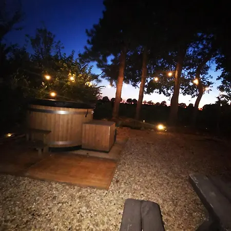 Bed & Breakfast Mera Luxe Wellness B&b, Adults Only, Ibiza-bohemian Style Suites, Optional Prive Outdoor Wellness, Massage, Vuurkorf, Gratis Fles Fles Wijn-bubbels 3*