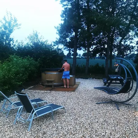 Mera Luxe Wellness B&b, Adults Only, Ibiza-bohemian Style Suites, Prive Outdoor Wellness, Massage, Vuurkorf, Gratis Wijn-bubbels