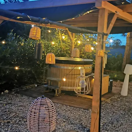 Bed & Breakfast Mera Luxe Wellness B&b, Adults Only, Ibiza-bohemian Style Suites, Optional Prive Outdoor Wellness, Massage, Vuurkorf, Gratis Fles Fles Wijn-bubbels