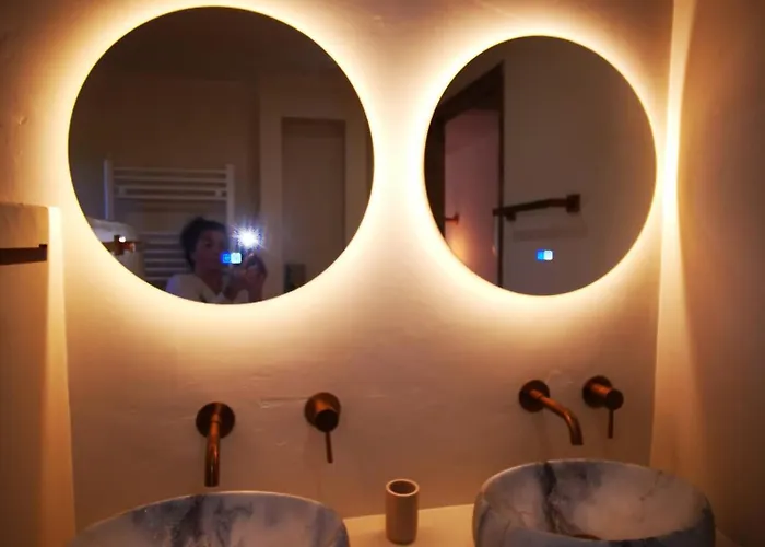 Mera Luxe Wellness B&b, Adults Only, Ibiza-bohemian Style Suites, Optional Prive Outdoor Wellness, Massage, Vuurkorf, Gratis Fles Fles Wijn-bubbels 3* America