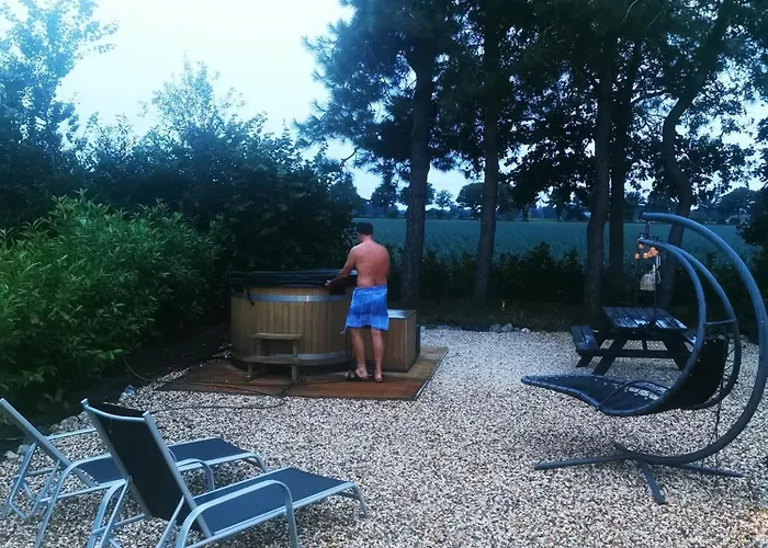 Mera Luxe Wellness B&b, Adults Only, Ibiza-bohemian Style Suites, Optional Prive Outdoor Wellness, Massage, Vuurkorf, Gratis Fles Fles Wijn-bubbels