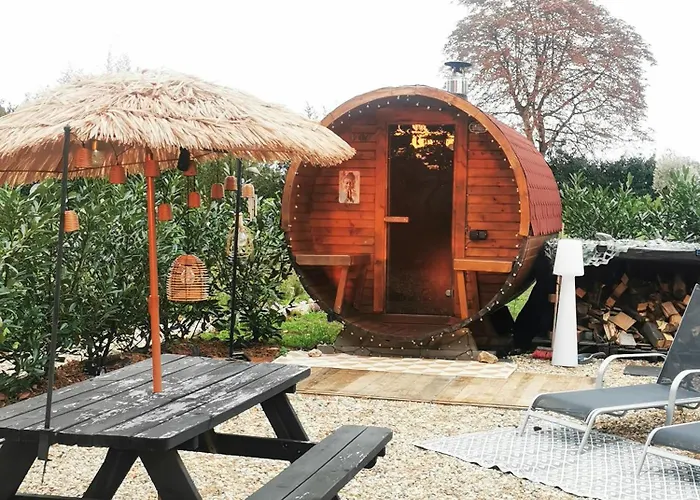 Bed and breakfast Mera Luxe Wellness B&b, Adults Only, Ibiza-bohemian Style Suites, Optional Prive Outdoor Wellness, Massage, Vuurkorf, Gratis Fles Fles Wijn-bubbels 3*