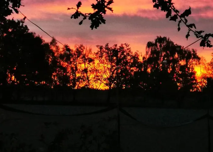 Mera Luxe Wellness B&b, Adults Only, Ibiza-bohemian Style Suites, Optional Prive Outdoor Wellness, Massage, Vuurkorf, Gratis Fles Fles Wijn-bubbels 住宿加早餐酒店