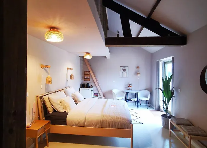 Bed and breakfast Mera Luxe Wellness B&b, Adults Only, Ibiza-bohemian Style Suites, Optional Prive Outdoor Wellness, Massage, Vuurkorf, Gratis Fles Fles Wijn-bubbels