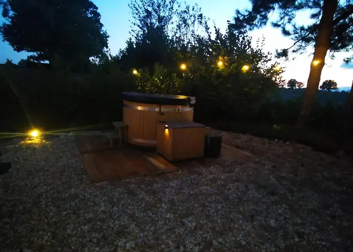 Bed and breakfast Mera Luxe Wellness B&b, Adults Only, Ibiza-bohemian Style Suites, Optional Prive Outdoor Wellness, Massage, Vuurkorf, Gratis Fles Fles Wijn-bubbels