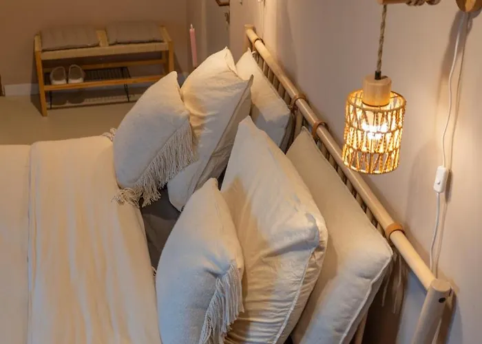 Bed and breakfast Mera Luxe Wellness B&b, Adults Only, Ibiza-bohemian Style Suites, Optional Prive Outdoor Wellness, Massage, Vuurkorf, Gratis Fles Fles Wijn-bubbels America