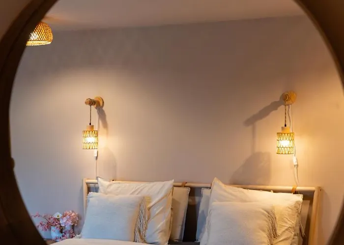 Mera Luxe Wellness B&b, Adults Only, Ibiza-bohemian Style Suites, Optional Prive Outdoor Wellness, Massage, Vuurkorf, Gratis Fles Fles Wijn-bubbels Bed and breakfast America