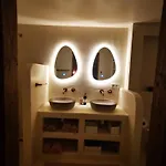 Mera Luxe Wellness B&b, Adults Only, Ibiza-bohemian Style Suites, Optional Prive Outdoor Wellness, Massage, Vuurkorf, Gratis Fles Fles Wijn-bubbels Couette-café