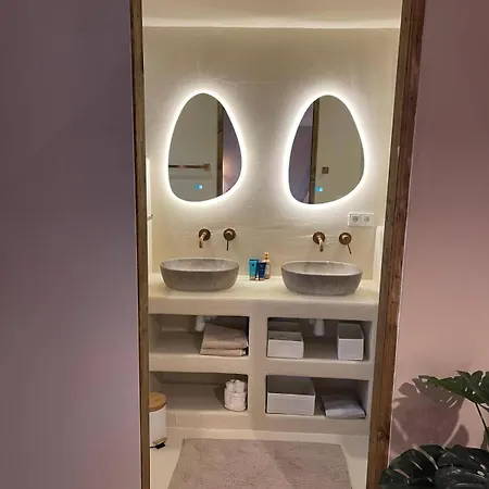 Mera Luxe Wellness B&b, Ibiza-bohemian Style Suites, Adults Only, Optioneel Prive Outdoor Wellness, Massage, Vuurkorf, Gratis Fles Wijn Of Bubbels 3* 아메리카