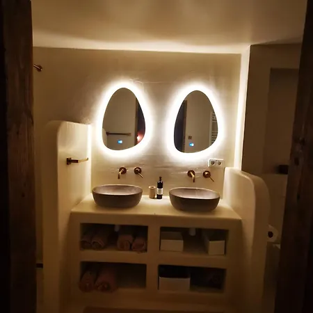 Mera Luxe Wellness B&b, Ibiza-bohemian Style Suites, Adults Only, Optioneel Prive Outdoor Wellness, Massage, Vuurkorf, Gratis Fles Wijn Of Bubbels B&B