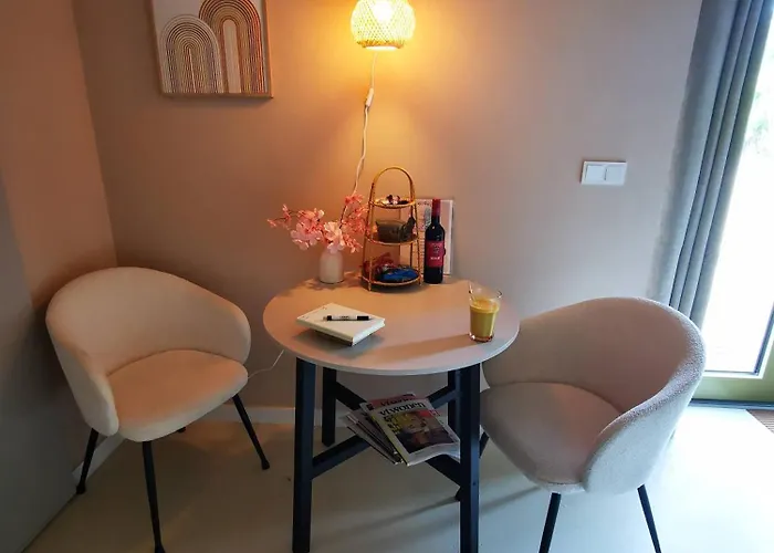 住宿加早餐酒店 Mera Luxe Wellness B&b, Adults Only, Ibiza-bohemian Style Suites, Optional Prive Outdoor Wellness, Massage, Vuurkorf, Gratis Fles Fles Wijn-bubbels